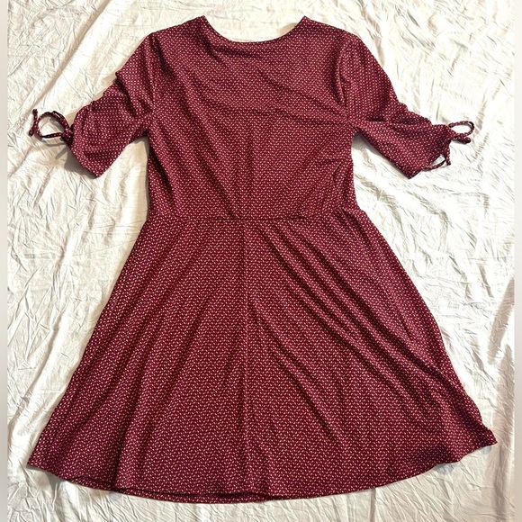 Lauren Conrad Women’s Midi Dress with Knot Sleeve Size Medium - Picture 16 of 16